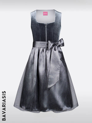 The world of gray dirndls and the advantages of the zipper at the front