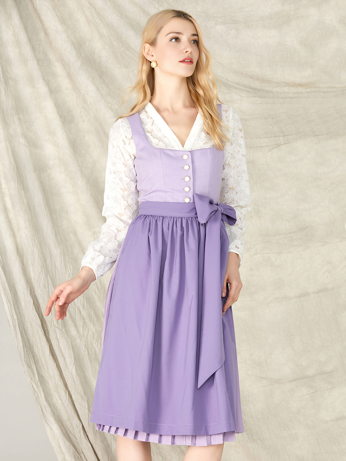 Van de dochter van de boer tot haute couture: de moderne evolutie van de dirndl