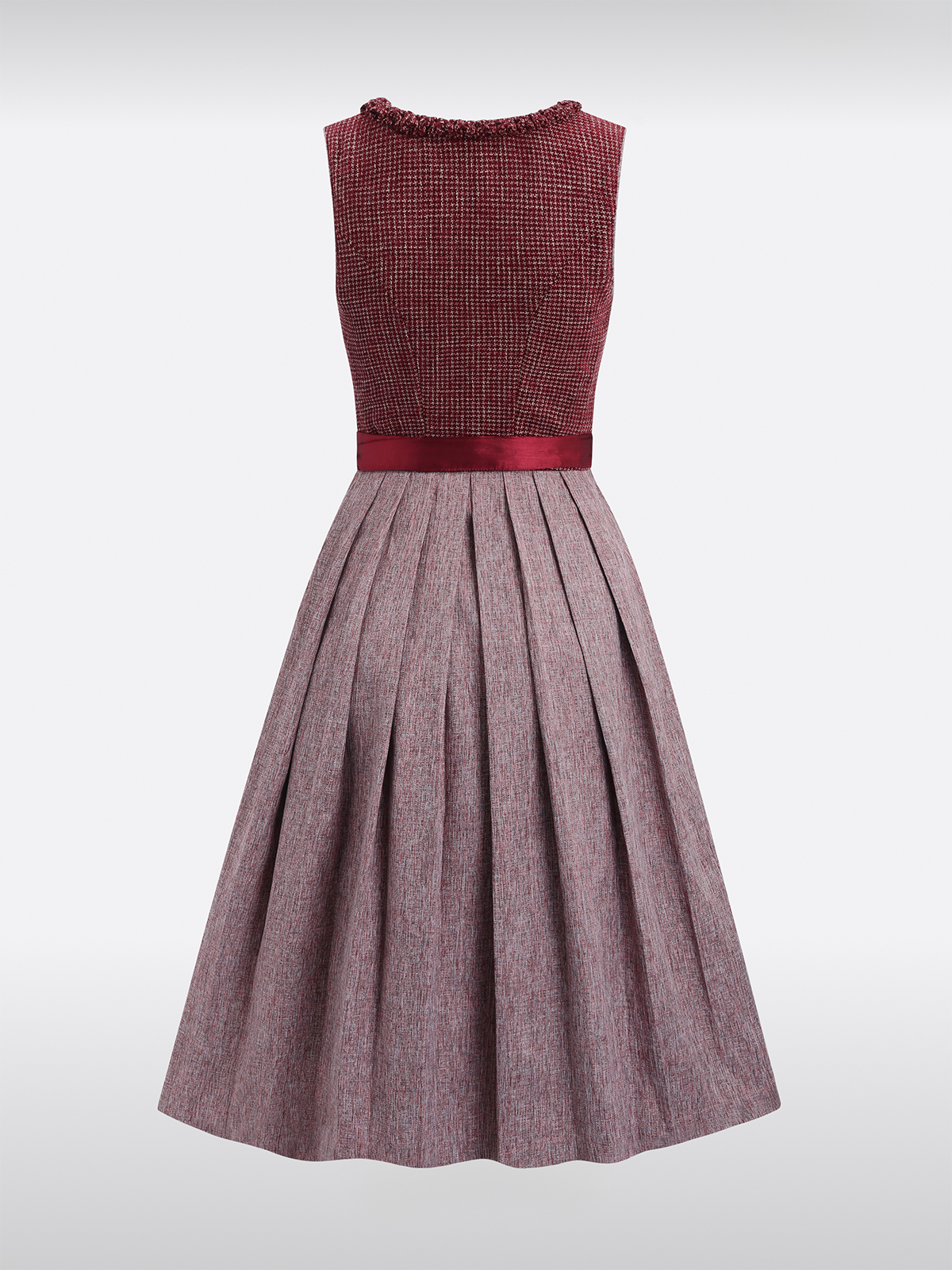 Dirndl in Rot mit Gerader Ausschnitt