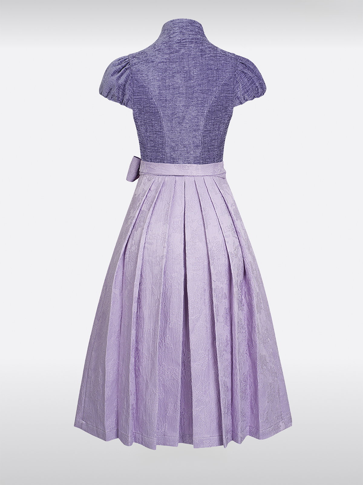 Lila Herz-Ausschnitt Knöpfen Dirndl